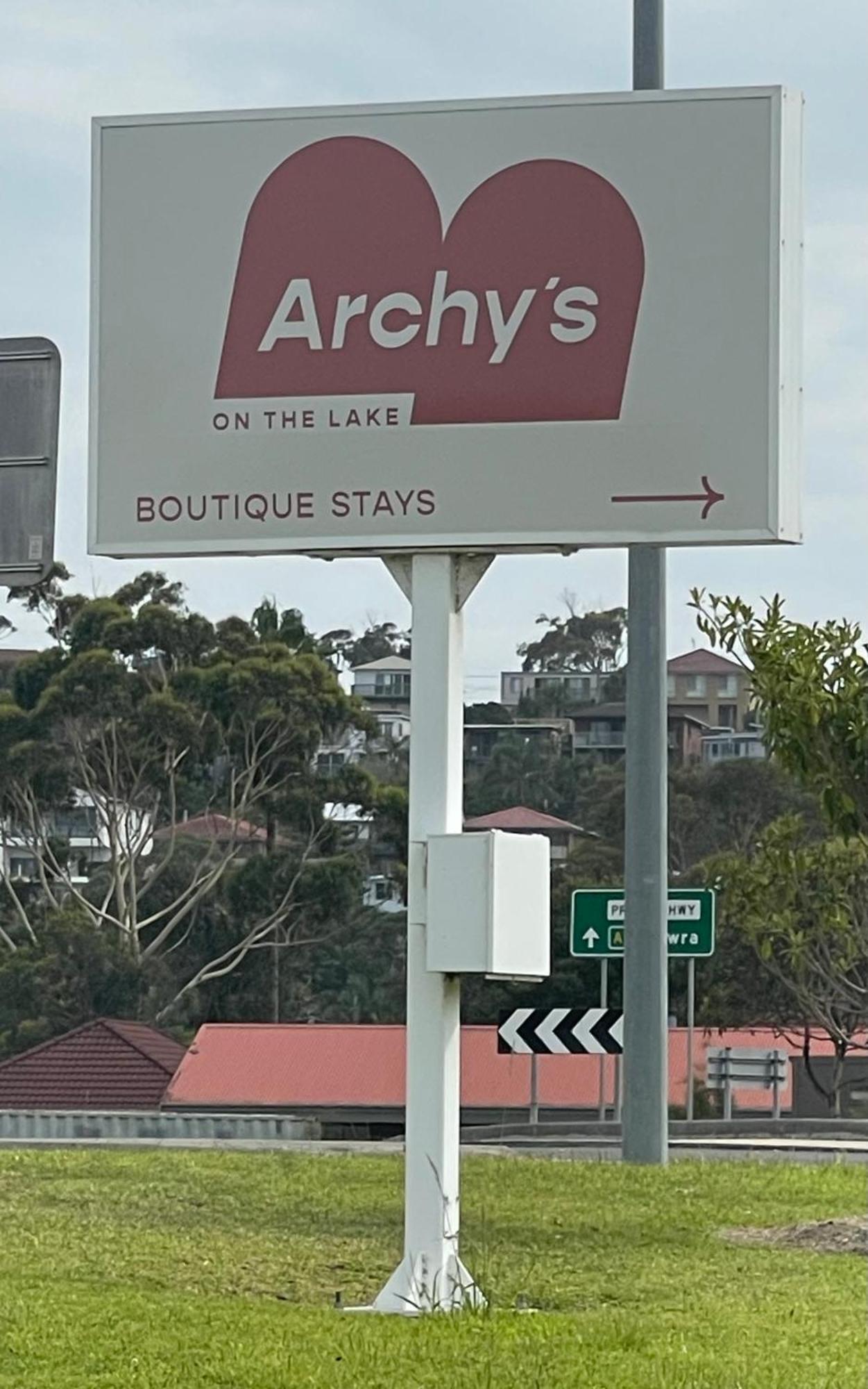 Archy'S On The Lake Burrill Lake Экстерьер фото